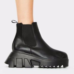 LAMODA Crashin' Hard Platform Ankle Boots - Woman 9/Unisex - NEW with box